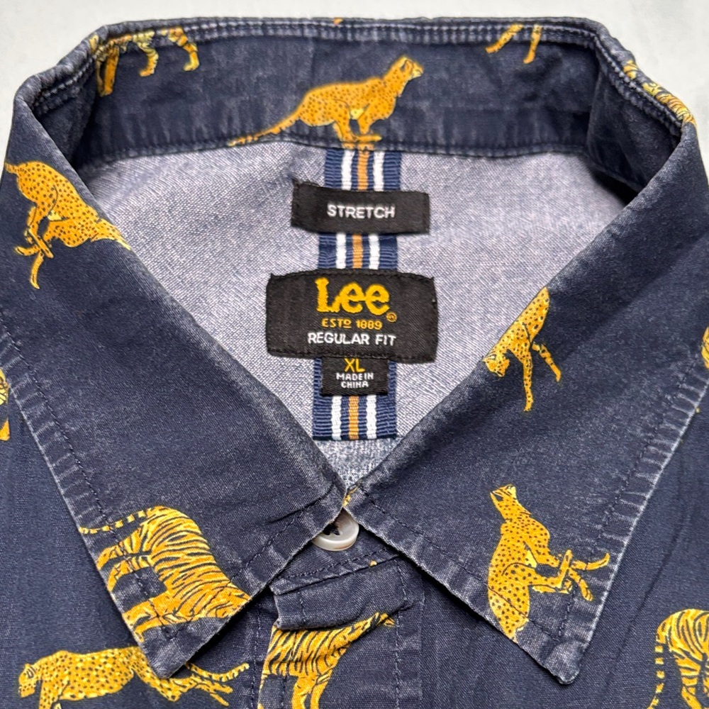 Lee Men's Casual Navy Shirt with Yellow Animal Design